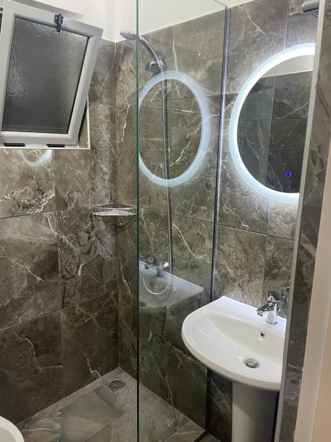Gjirokastër Mega Hotel מראה חיצוני תמונה